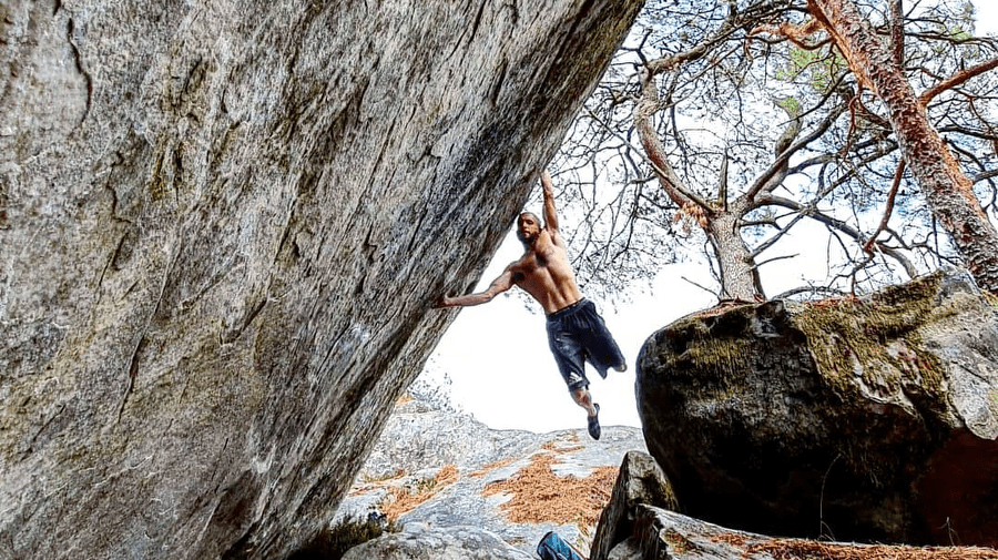 Nicolas Januel libère « Le sens de la fête » 8B+ à Fontainebleau !