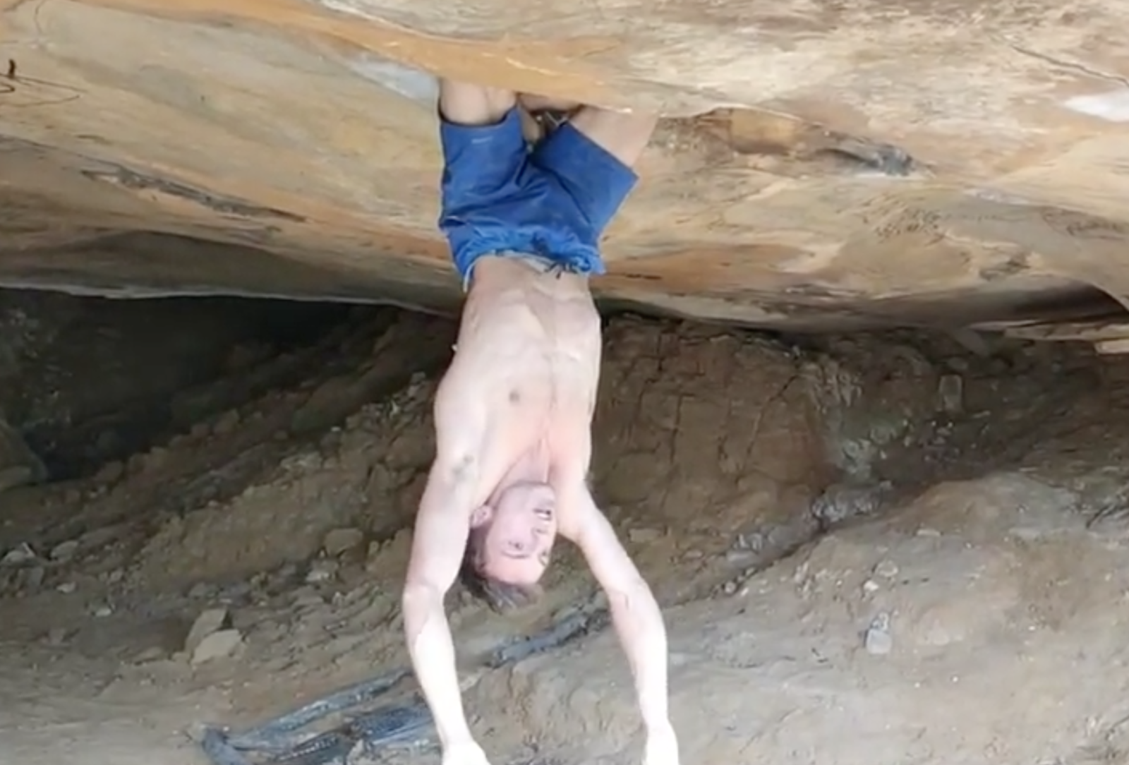 Simon Lorenzi décote « Quoi de neuf » 8B+ au toit d’Orsay