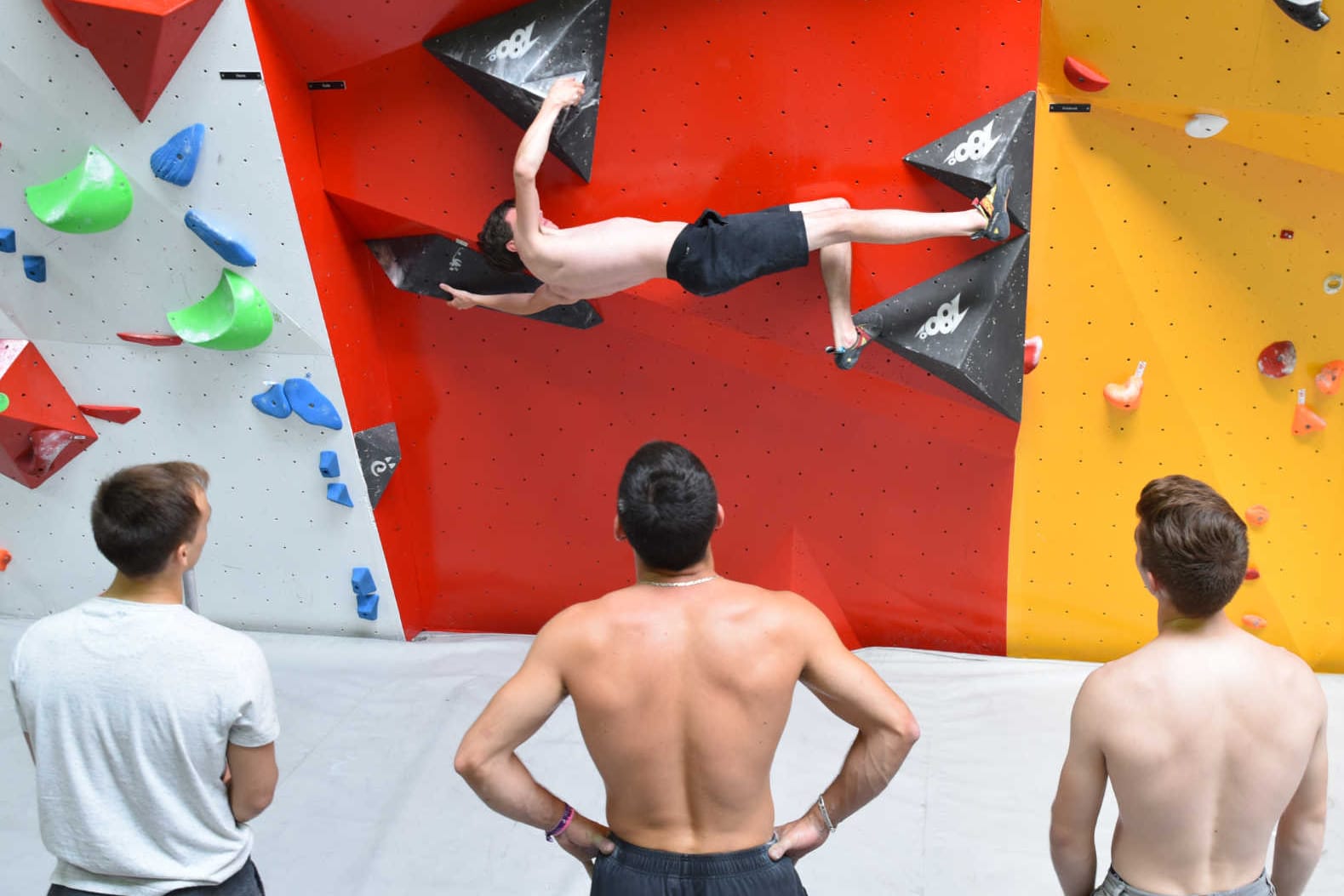 Block’Out Paris – Infos, tarifs, avis et accès salle escalade de bloc, 93400 Saint-Ouen