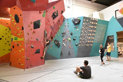 Block’Out Cergy Pontoise – Infos, tarifs, avis et accès salle escalade de bloc, 95520 Osny