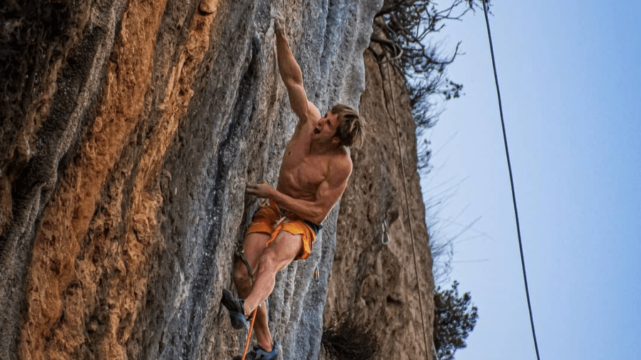 Sebastien Berte, le belge en forme du moment flash « Mind Control », 8c !