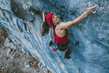Barbara Zangerl, l’autrichienne enchaîne un 9a avec Sprengstoff