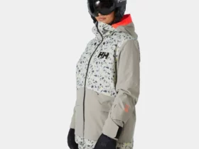 Ensemble de ski femme Helly Hansen Powchaser 2.0 : haut de gamme et écologique ?