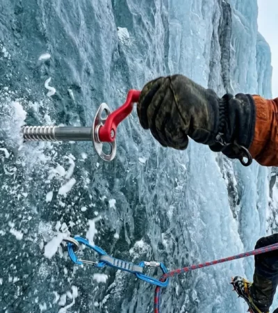 Meilleures Broches à Glace : Comparatif et Guide d&rsquo;Achat 2026