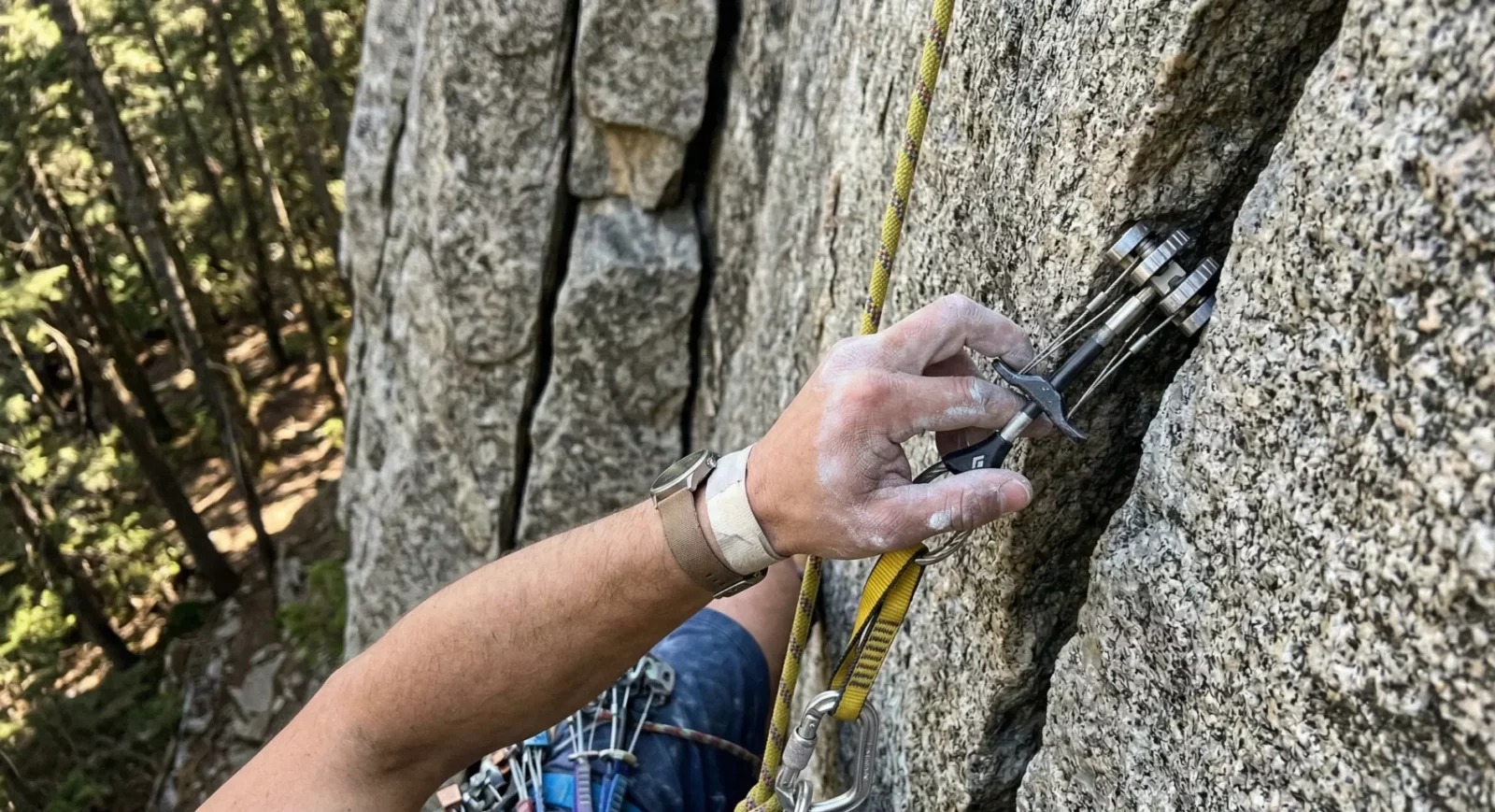 Meilleurs coinceurs friends escalade 2026 : comparatif et guide d&rsquo;achat