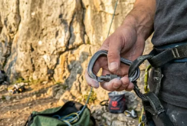 Meilleurs mousquetons escalade 2026 : comparatif et guide d&rsquo;achat