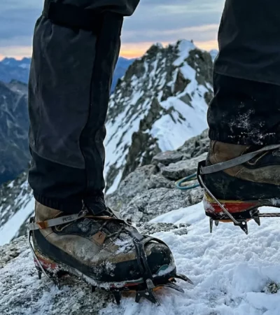 Les 9 Meilleures Chaussures d’Alpinisme en 2026 (Comparatif & Guide) Les 9 Meilleures Chaussures d’Alpinisme en 2026 (Comparatif & Guide)