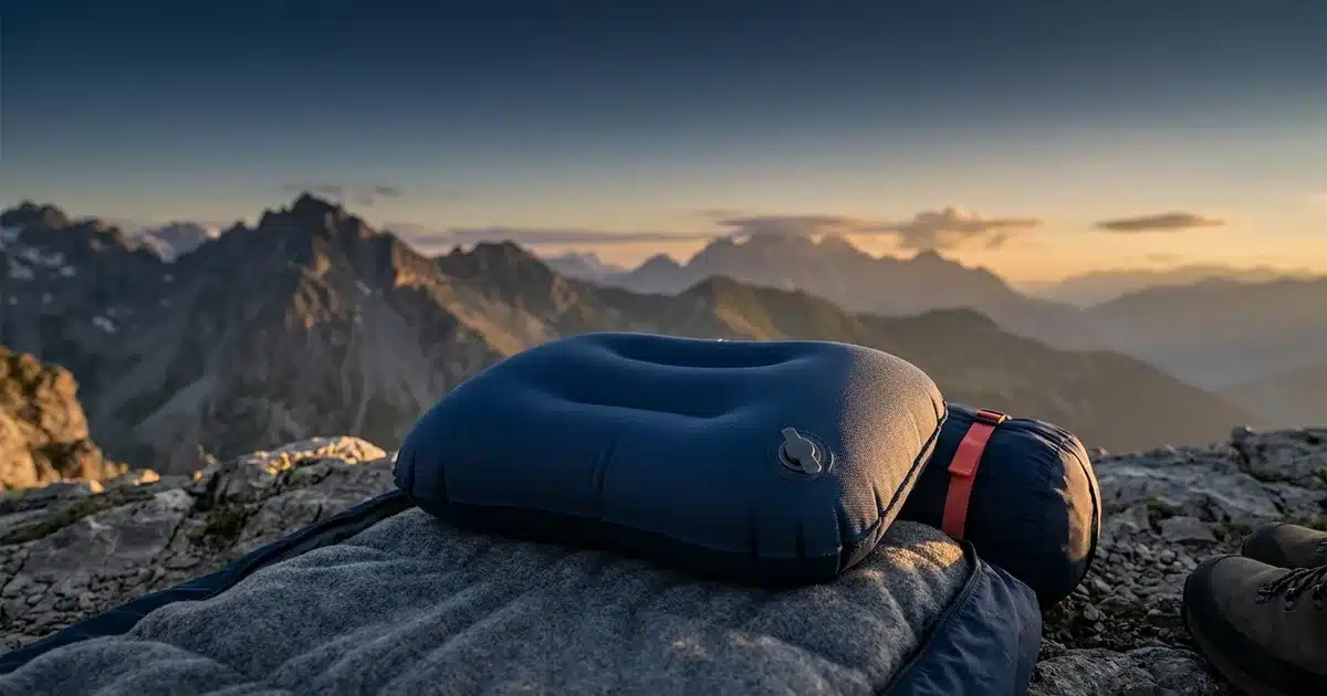 Meilleur oreiller camping 2026 : comparatif et guide d’achat pour des nuits confortables en bivouac