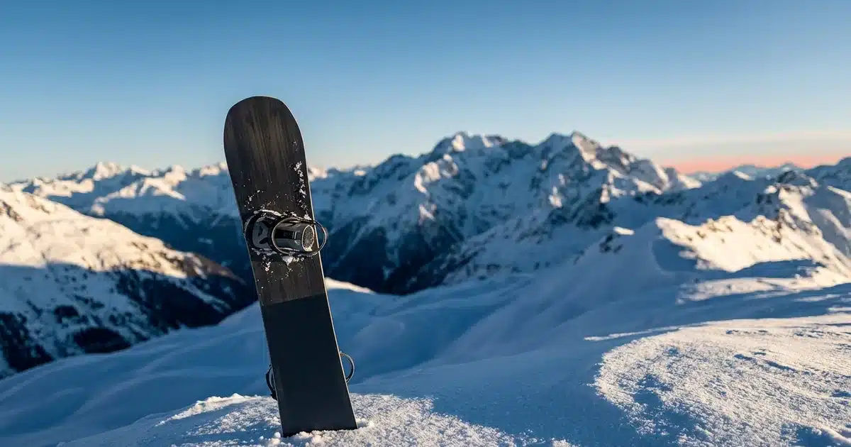 Meilleur snowboard freeride 2026 : 6 planches comparées