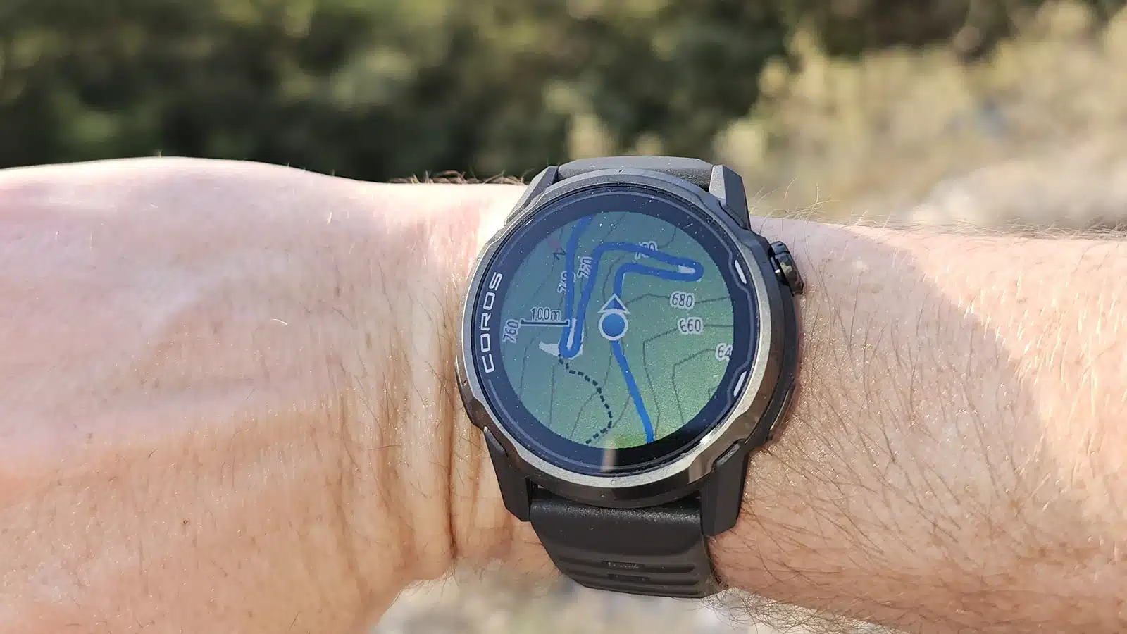 Test Coros Apex 4 : trois semaines au poignet, notre avis